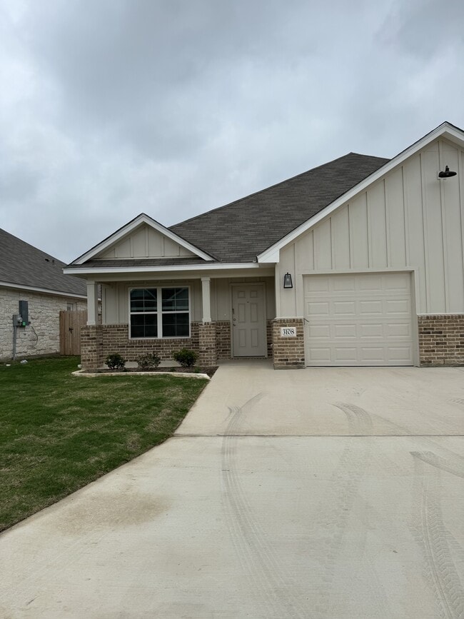 Building Photo - 3108 Wasilla Dr