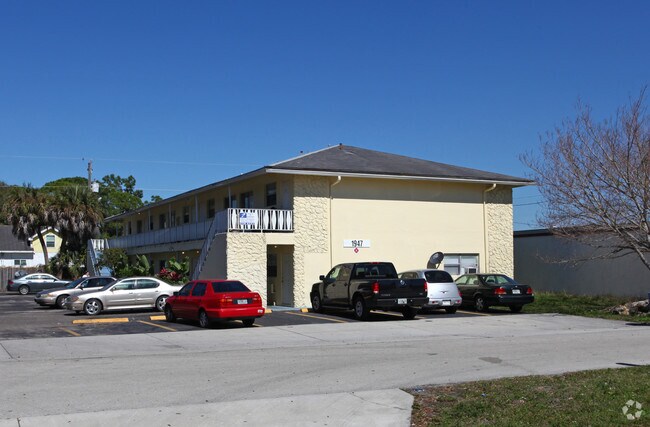 Building Photo - 1947 Ricardo Ave