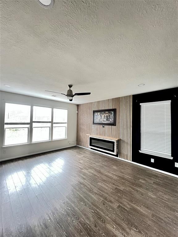 Foto del edificio - 4118 Lake Cypress Cir