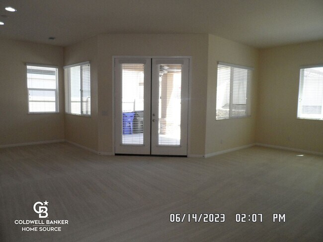 Building Photo - Sun City 55+ Gated Community, Golf Course,...