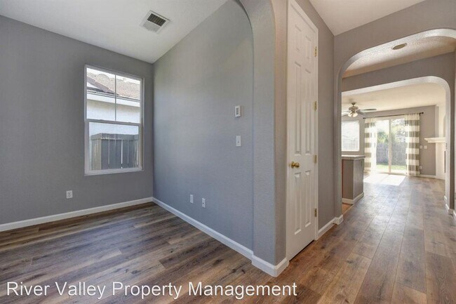 Building Photo - 3 br, 2 bath House - 1844 Dawnelle Way