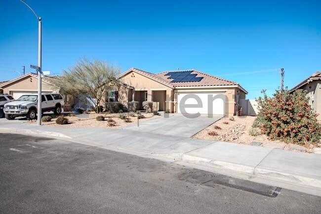 Building Photo - 2023 E Lingard St