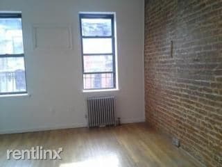 Building Photo - 513 E 12th St