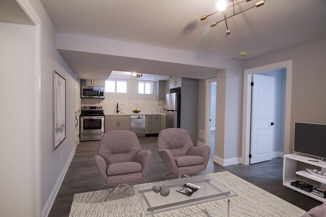 Building Photo - Modern 2 Bedroom Basement Unit– All Utilities & Parking Included – $1,899/month