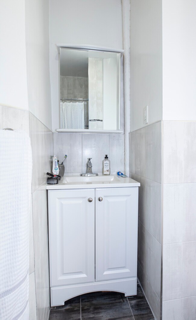 Building Photo - 2802 37th St