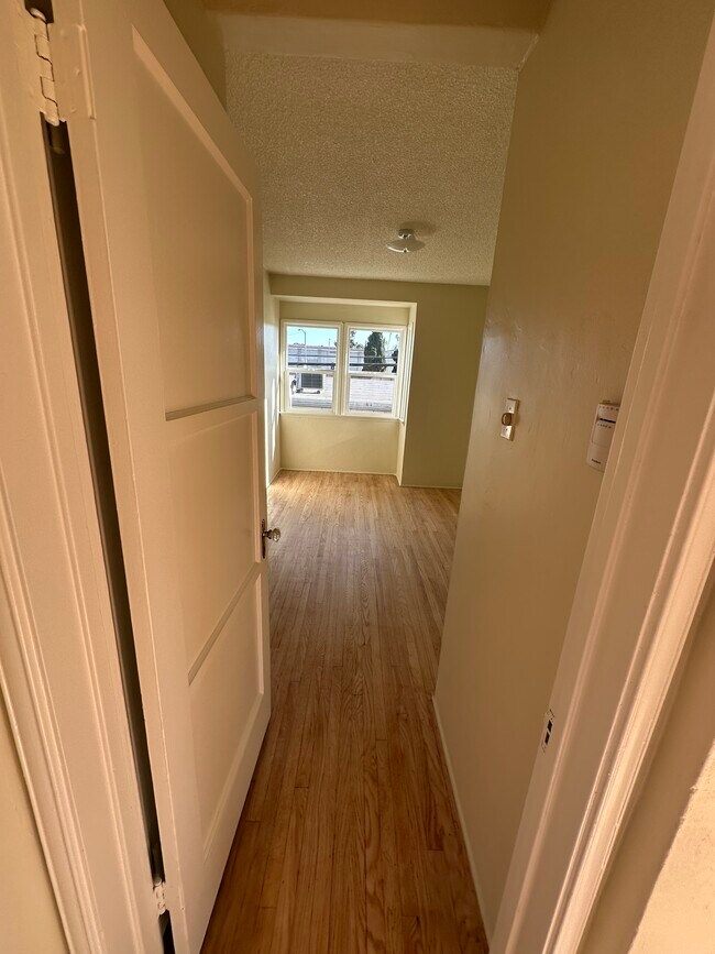 Foto del edificio - 914 E 68th St