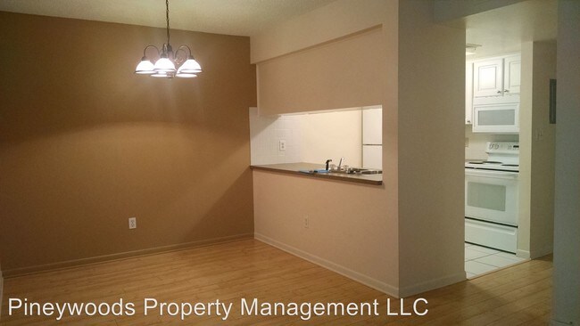 Building Photo - 3321 W De Leon St