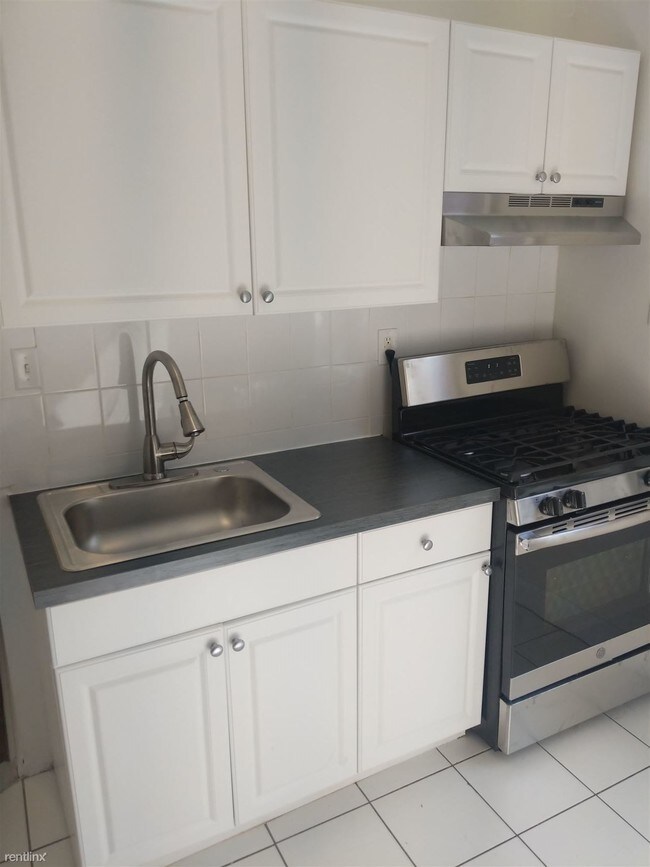 Building Photo - 1 br, 1 bath  - 3401 Park Ave 3D