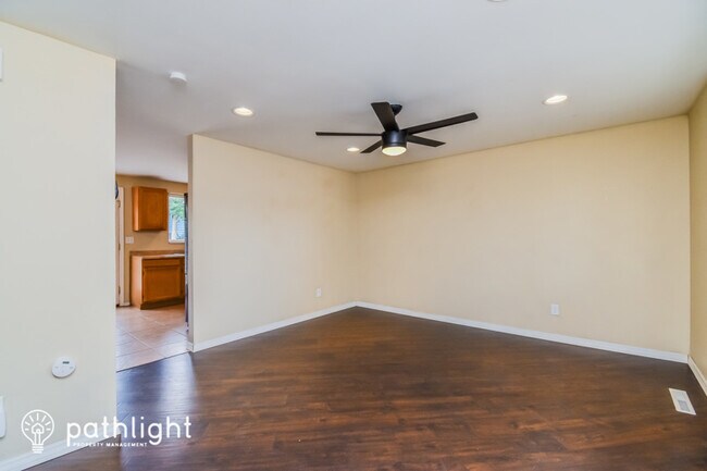 Building Photo - 4570 London Lane