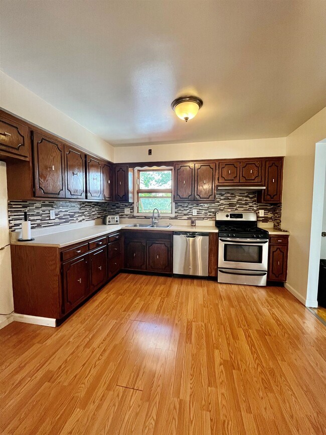 112 Fornelius Ave, Clifton, NJ 07013 House Rental in Clifton, NJ