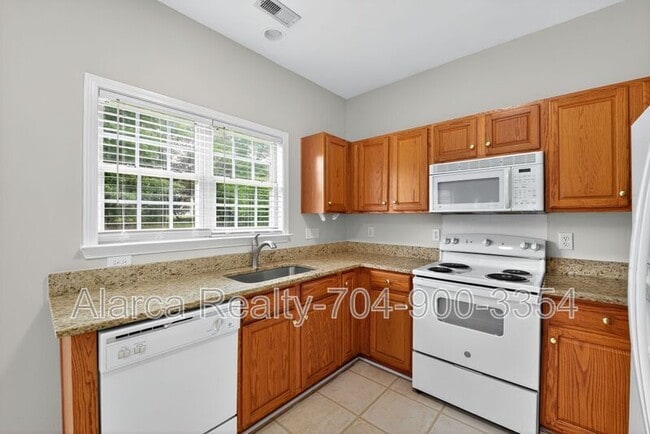 Building Photo - 9205 Mitchell Glen Dr