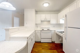 Interior Photo - Summercrest Villas