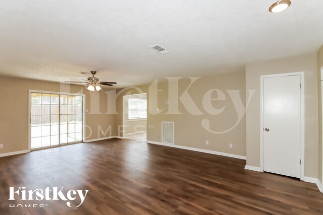 Foto del edificio - 25448 White Oak Ln
