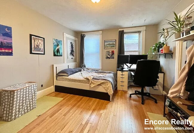 Building Photo - 8 Eldora St