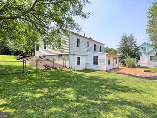 Building Photo - Colonial Park Ranch on half acre lot CD Sc...