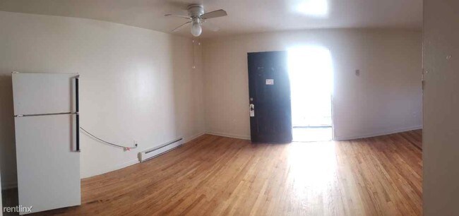 Foto del edificio - 3 br, 1 bath  - 214 Randolph St