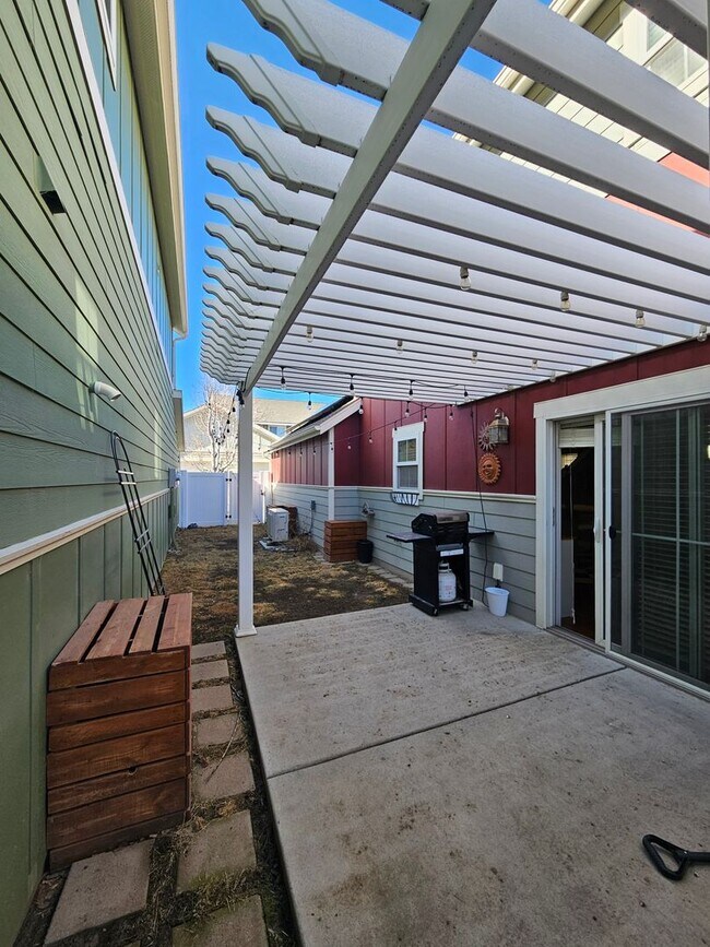 Foto del edificio - Move-In Ready Furnished Home | Utilities Included | Josephine Crossing