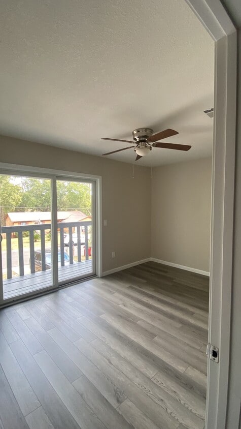 Foto principal - 122 Hampton Dr