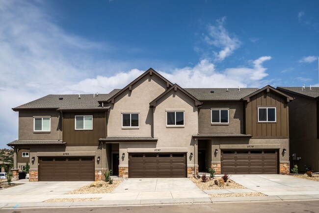 Building Photo - Next to Nature 3 bed Townhouse in Mt. Shadows