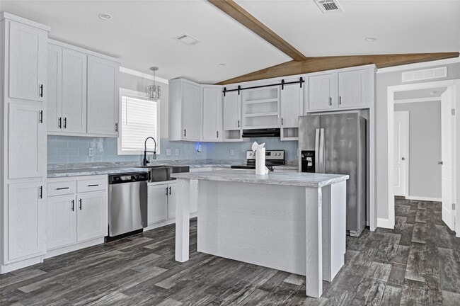 Building Photo - 127 Lear Ln