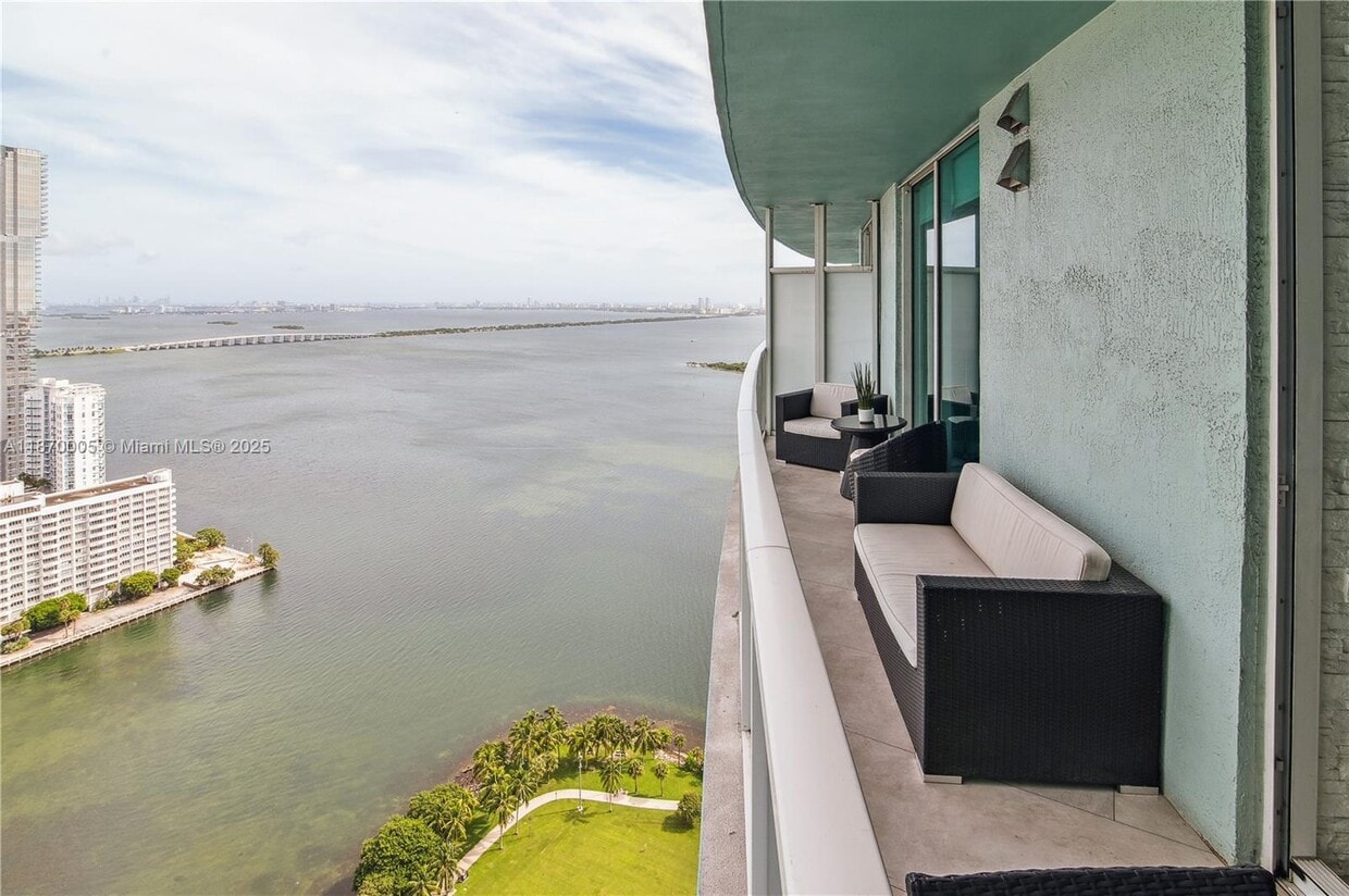 Foto principal - 1900 N Bayshore Dr