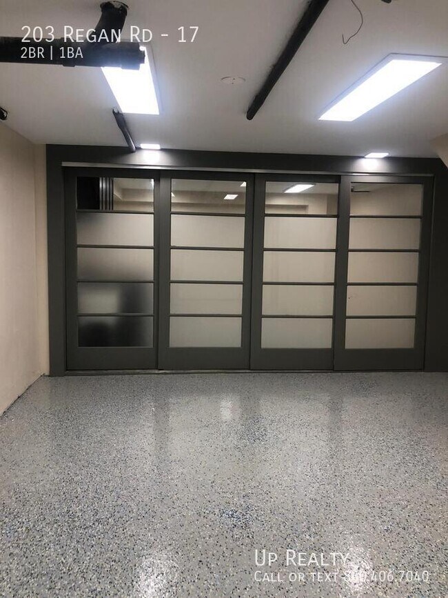 Foto del edificio - 203 Regan Rd