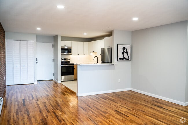 2 Bedroom Apartment Dining room - Kenmore Apartments