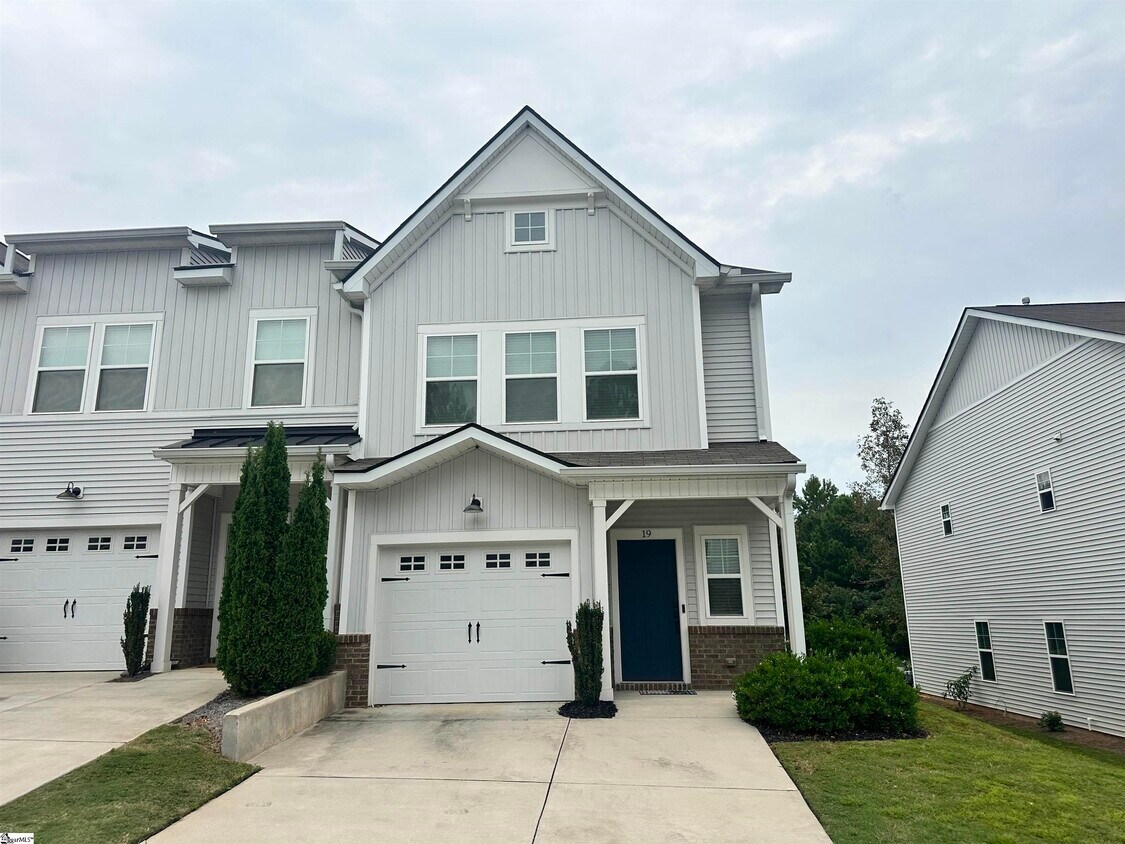 Foto principal - 19 Jaycee Ct