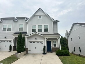 Building Photo - 19 Jaycee Ct