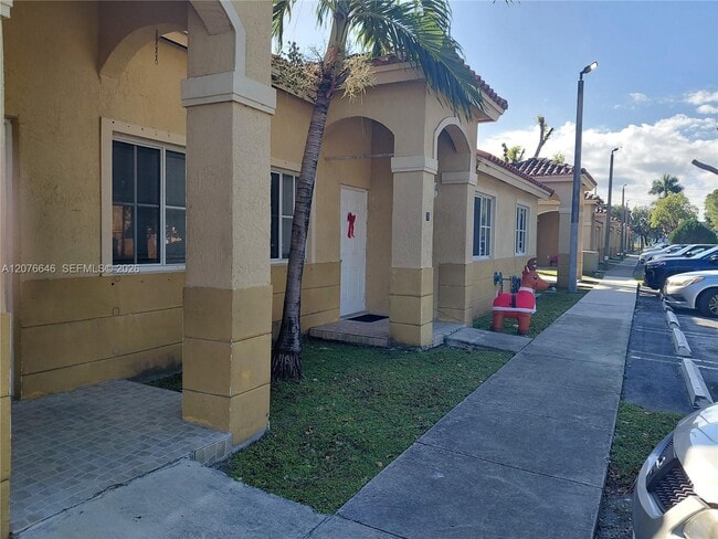 Foto del edificio - 83 NE 13th Ave