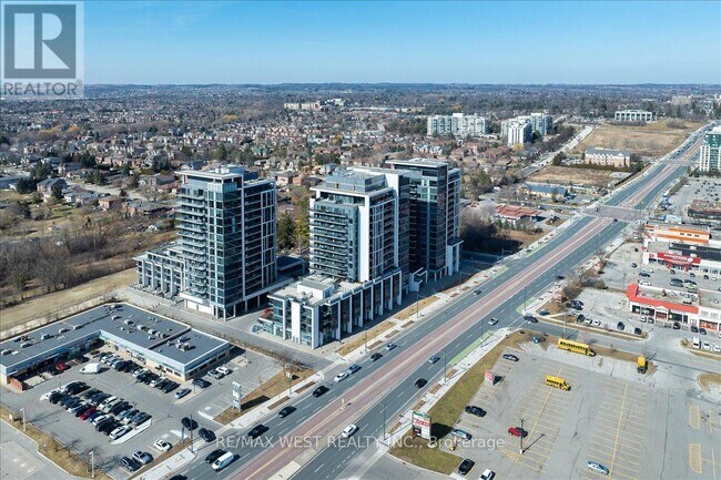 Photo du bâtiment - 9608 Yonge St