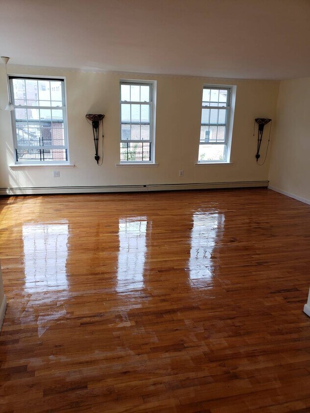 Foto principal - 1854 Phelan Pl