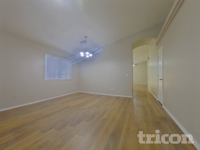 Foto del edificio - 23943 W Hadley St