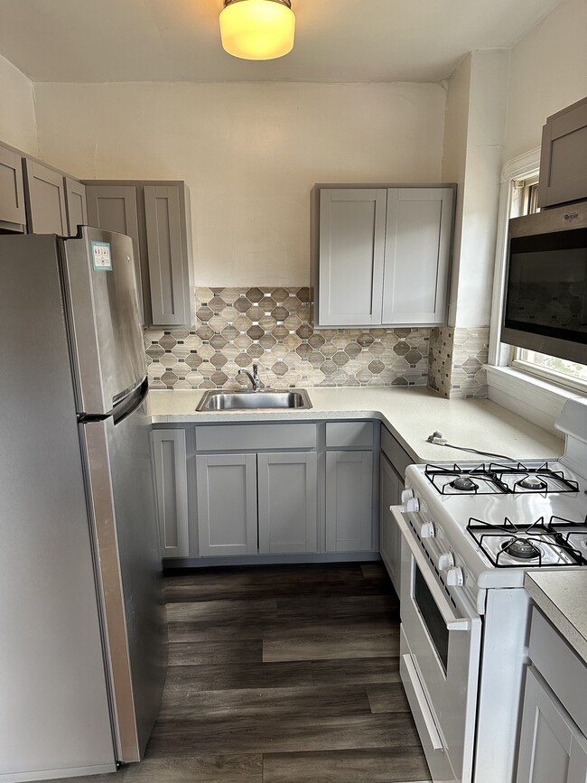 Building Photo - 1372 Bunts Rd
