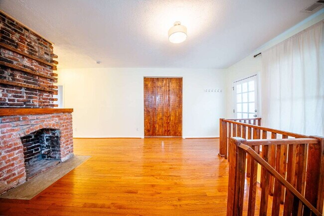 Foto del edificio - NOW AVAILABLE!  Charming East Nashville Bungalow for Lease!