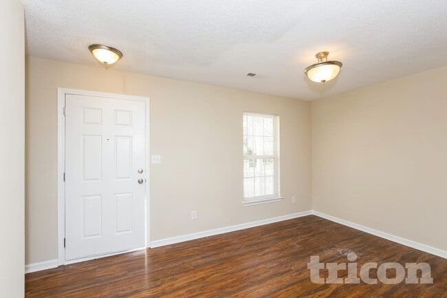 Foto del edificio - 3323 Mazen Ct