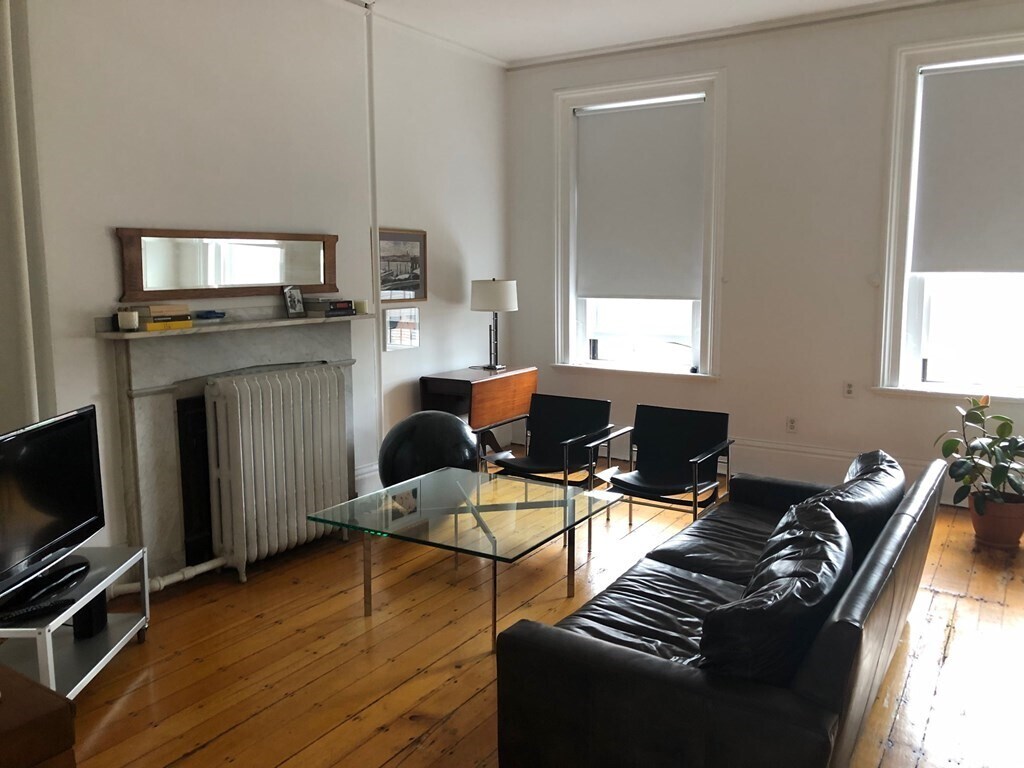Primary Photo - 40 W Newton St