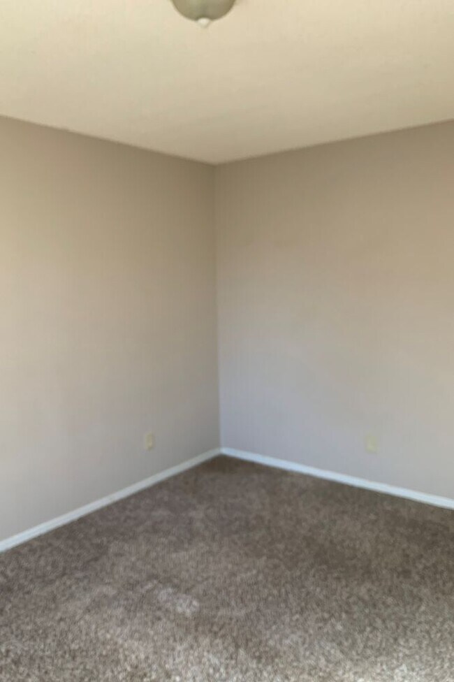Building Photo - Unit5-1307Harrison-1BR1Bath