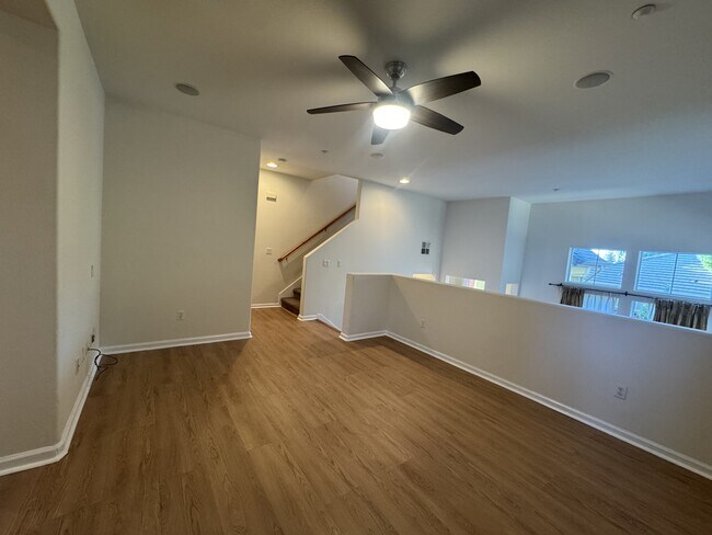 Building Photo - 449 Pariso Terrace