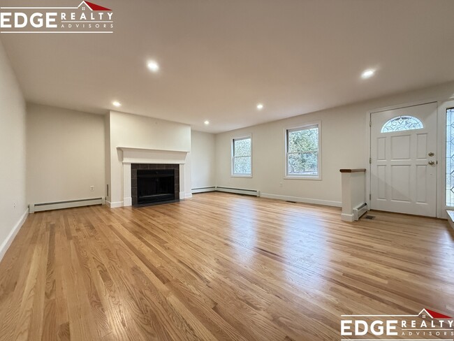 Building Photo - 29 Cottage St