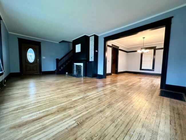 Building Photo - 146 Bowers Ave