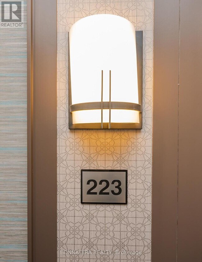 Photo du bâtiment - 450 Dundas St E