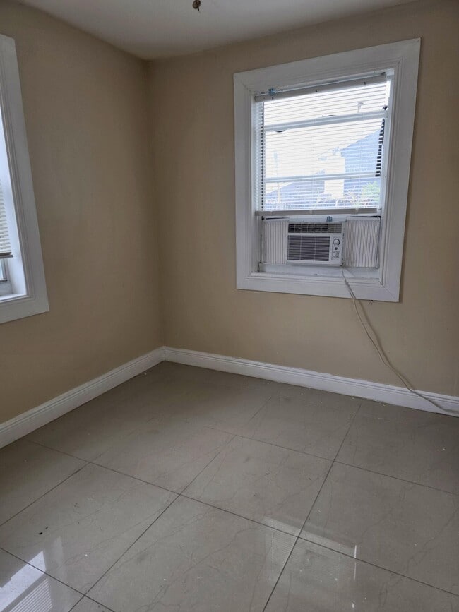 Foto del edificio - 547 W 4th St