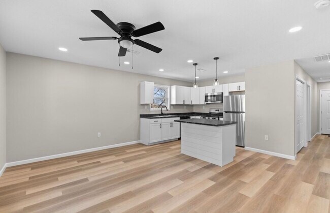 Foto del edificio - 1035 W 6th N St