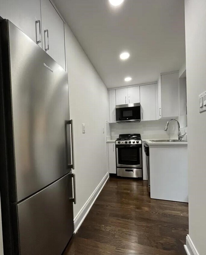 Primary Photo - 405 East 56th Street