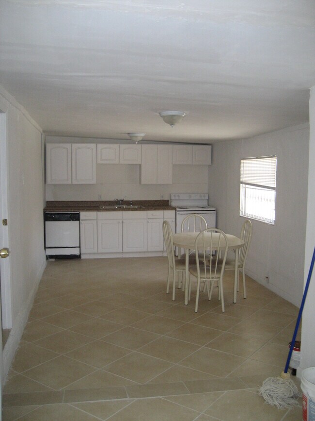 Building Photo - 1131 NW 37th St