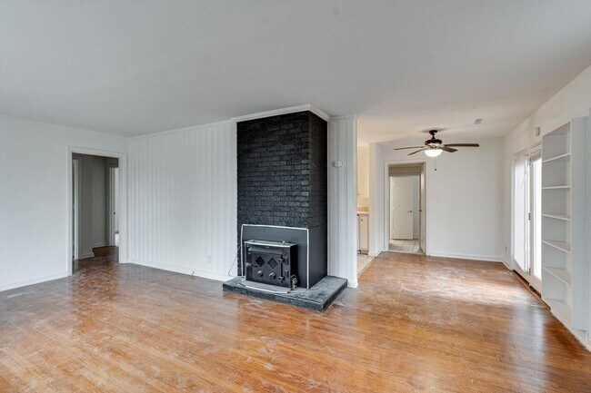 Foto del edificio - 4/ 2 Home for Rent