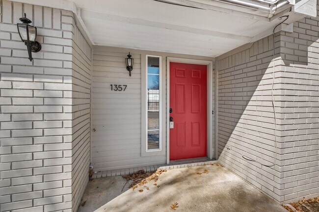 Building Photo - Stunning Property! Do not miss out on this!