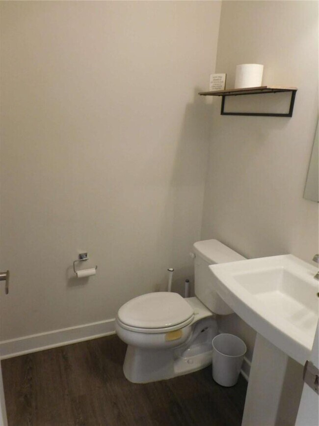 Foto del edificio - 376 Salt Lk Ln