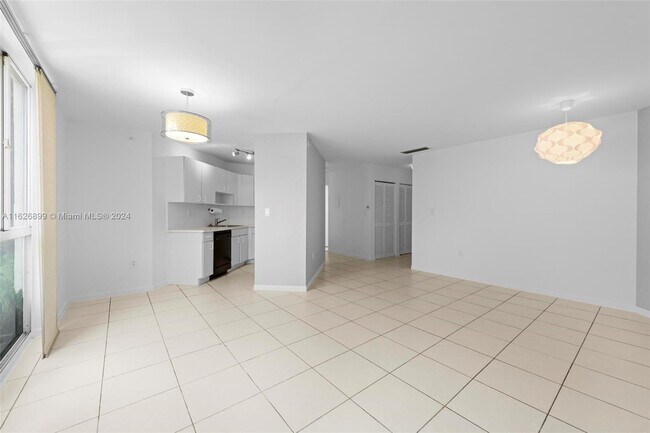 Foto del edificio - 1688 West Ave